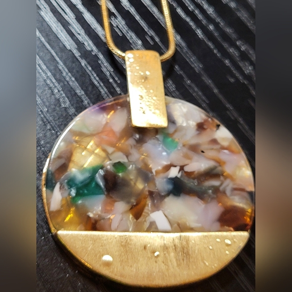 Versona Gold Tone Multicolor Statement Round Pendant Necklace Adjustable 17 inch - Picture 2 of 11